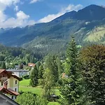 Hike & Ski-in Ski-out Mountain View For Family & Friends