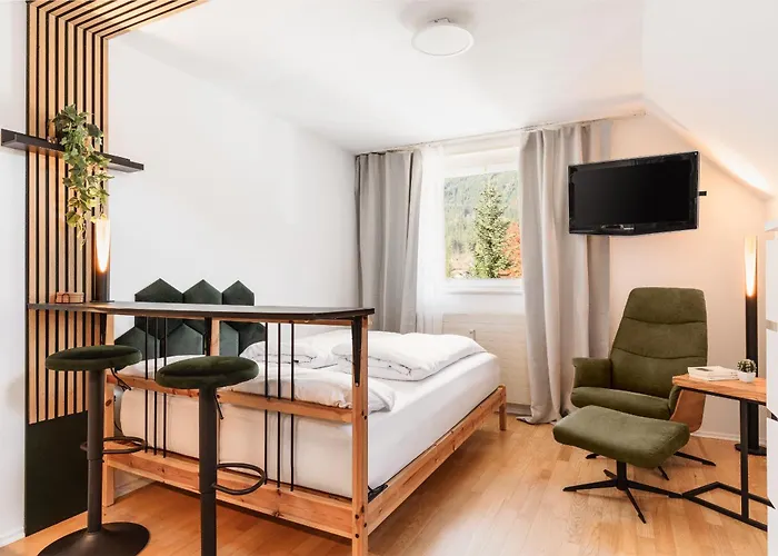 Hike & Ski-in Ski-out Mountain View For Family & Friends *