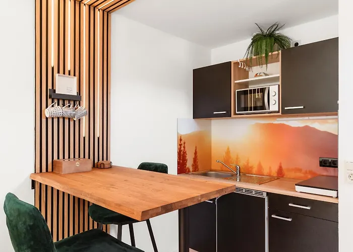 Hike & Ski-in Ski-out Mountain View For Family & Friends